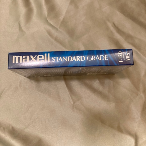 Maxell Still Sealed NWT T-120 VHS Videocassette Tape 6 Hour - Picture 3 of 4